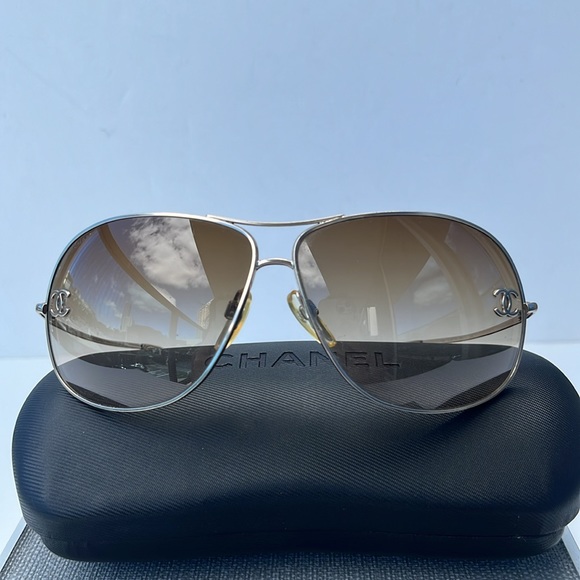 Authentic Vintage Chanel Gold Frame Sunglasses ~ 4132 - Picture 2 of 16